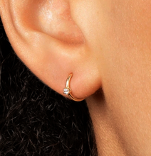 Load image into Gallery viewer, 14kt Yellow Gold 2.5mm Real Diamond Seamless Hoop Clicker (20g)