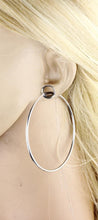 Load image into Gallery viewer, Hoop Setting Stainless Steel Ear Plugs
