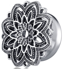 Load image into Gallery viewer, Silver Metal Intricate Flower Plugs
